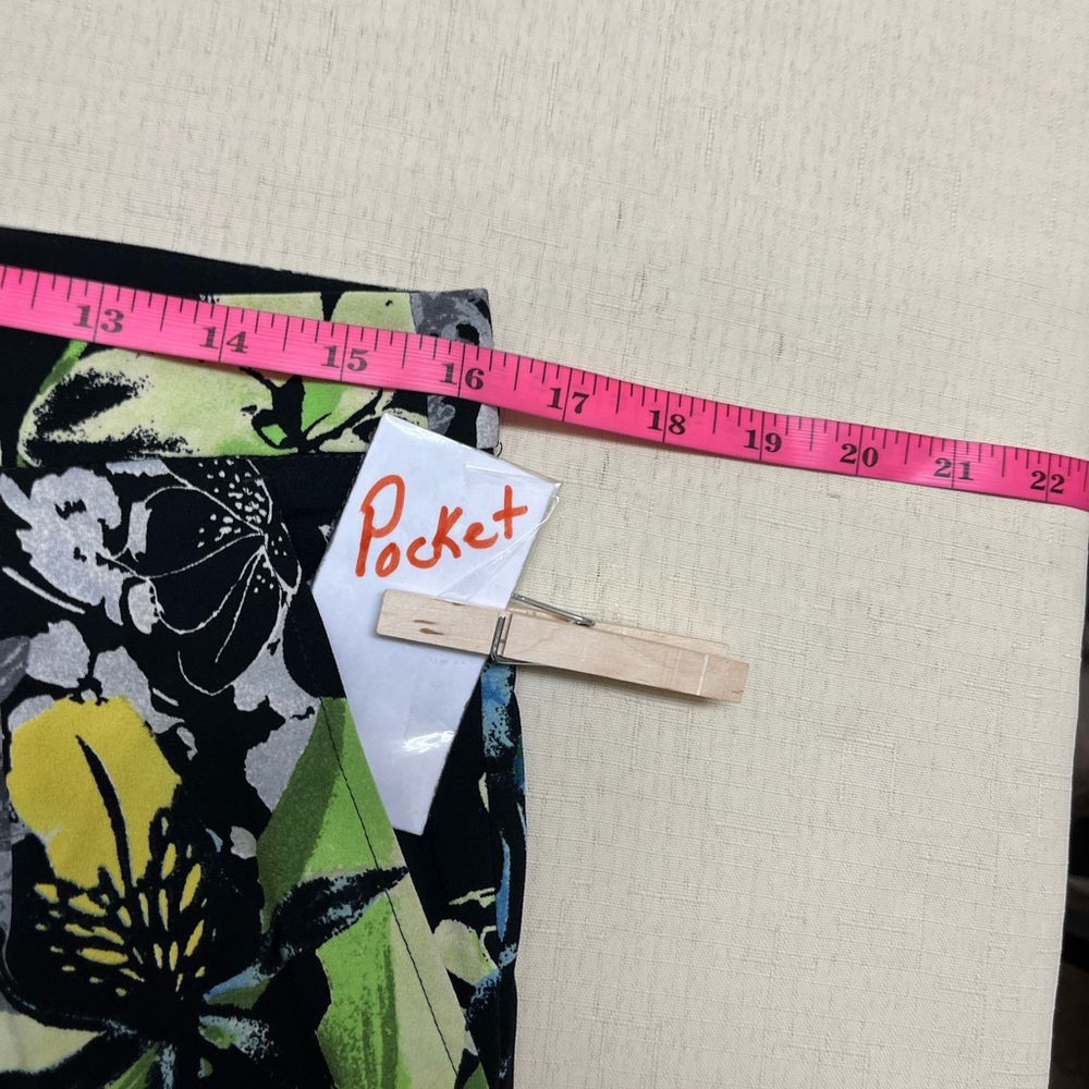 BCBGMaxAzria Black Floral Wide-Leg Trousers - Picture 5 of 10